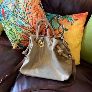 Michael Kors Marina medium gold shoulder tote